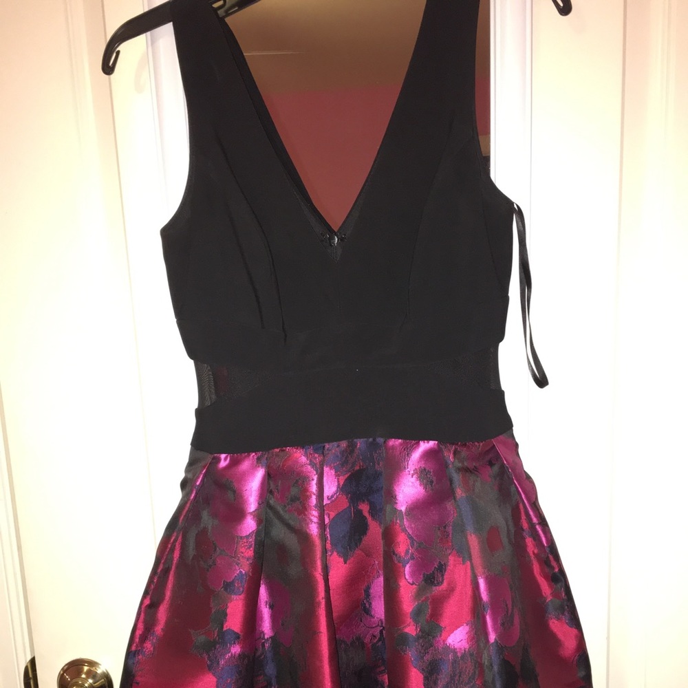 Beautiful floral dress!
